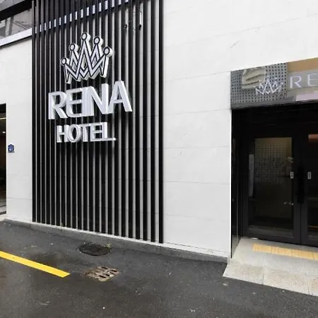 Reina Hotel