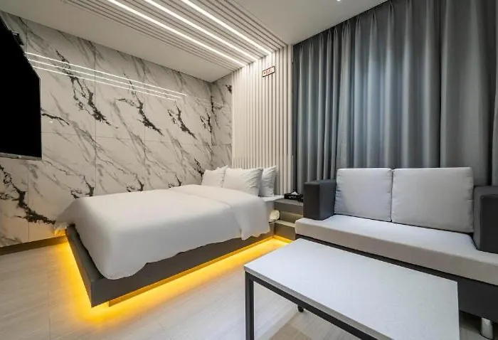 Hotel Reina