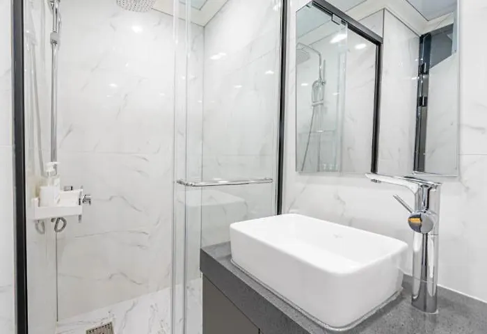 Hotel Reina *