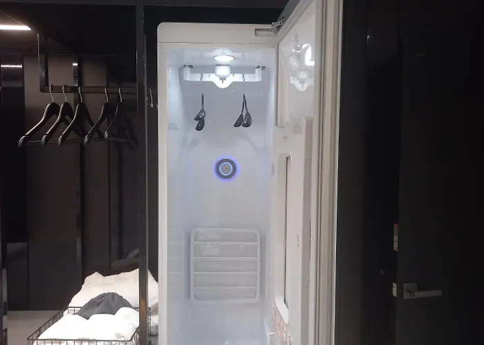 Reina Hotel